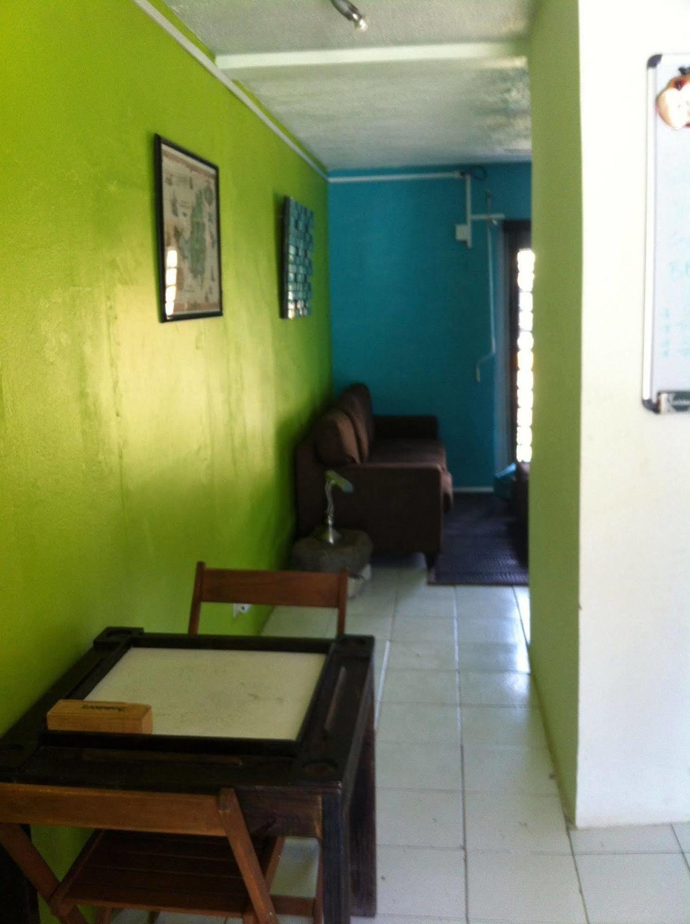 Vicky'S Keys Hostel Upper Princeʼs Quarter 외부 사진