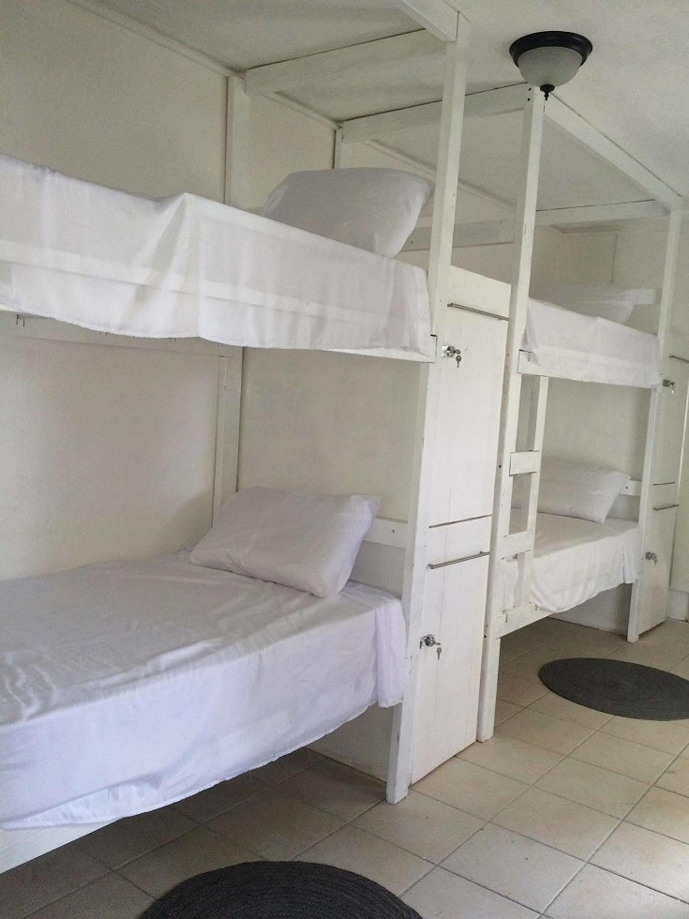 Vicky'S Keys Hostel Upper Princeʼs Quarter 외부 사진