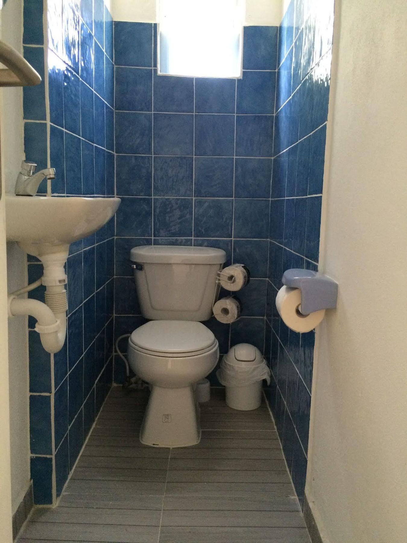Vicky'S Keys Hostel Upper Princeʼs Quarter 외부 사진