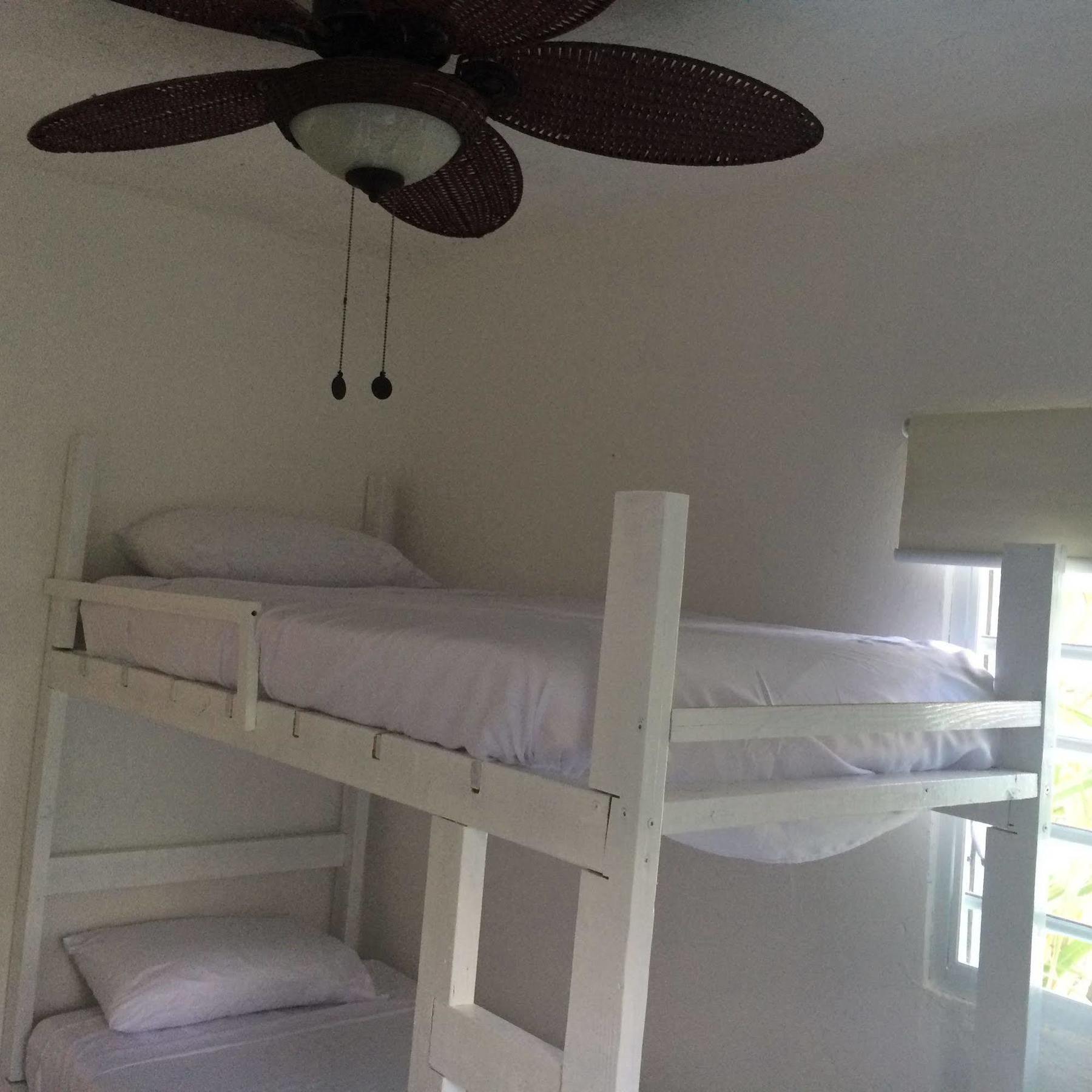 Vicky'S Keys Hostel Upper Princeʼs Quarter 외부 사진
