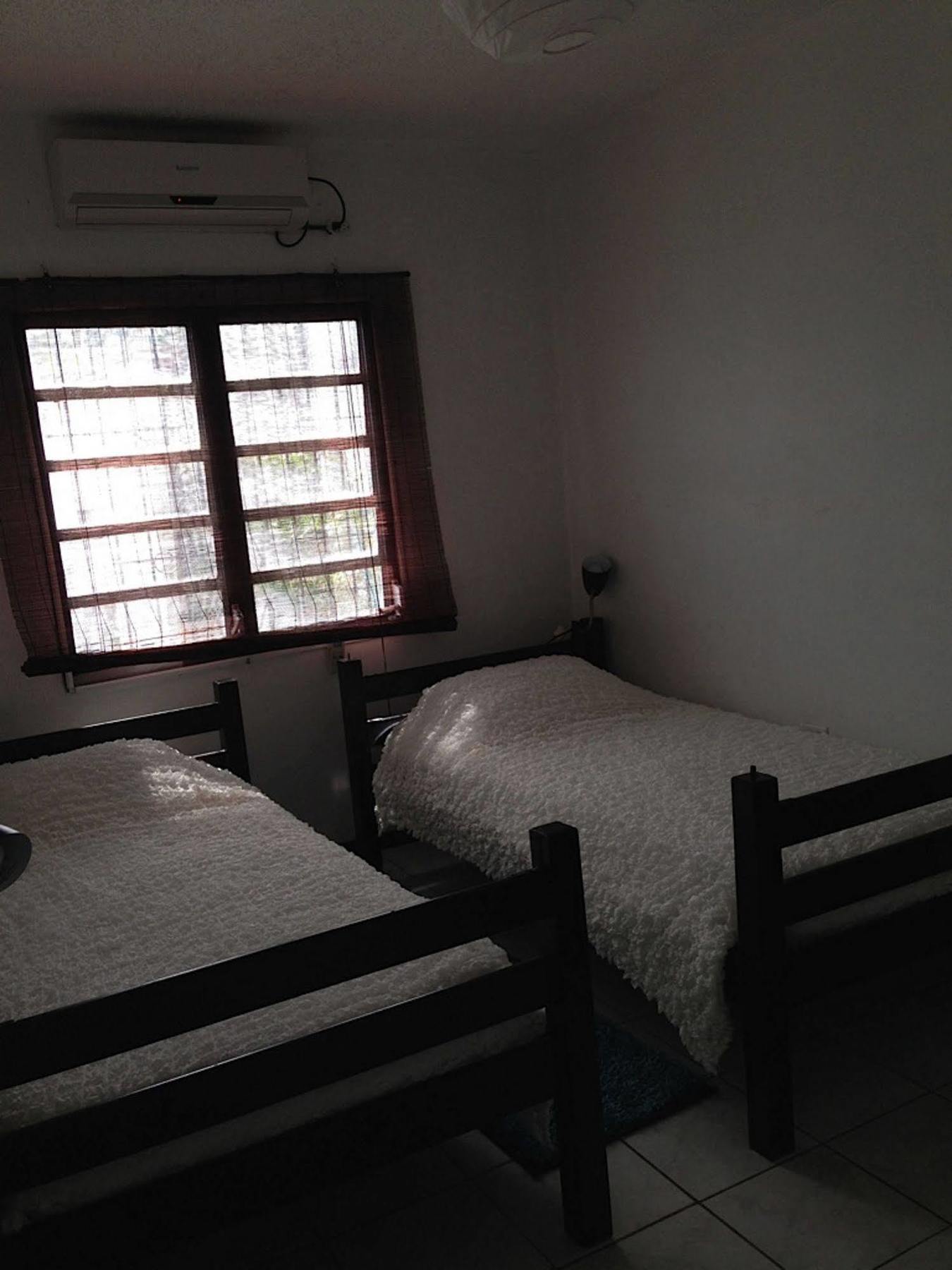 Vicky'S Keys Hostel Upper Princeʼs Quarter 외부 사진