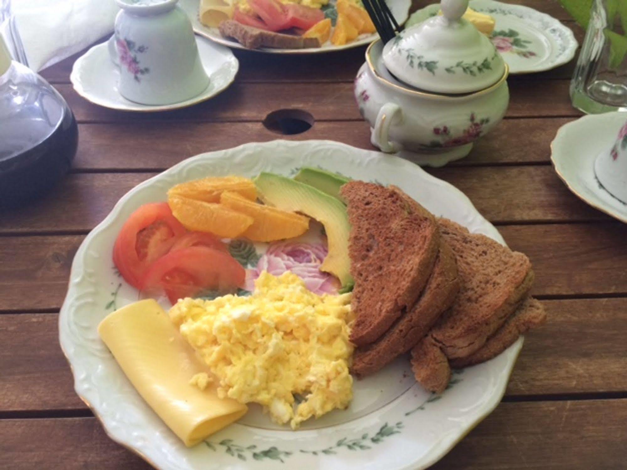 Vicky'S Keys Hostel Upper Princeʼs Quarter 외부 사진